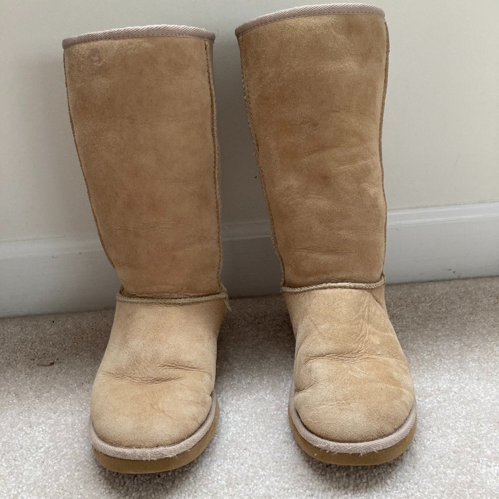 UGGs Classic Tall Boots - Sand Size W 7 - Picture 2 of 9